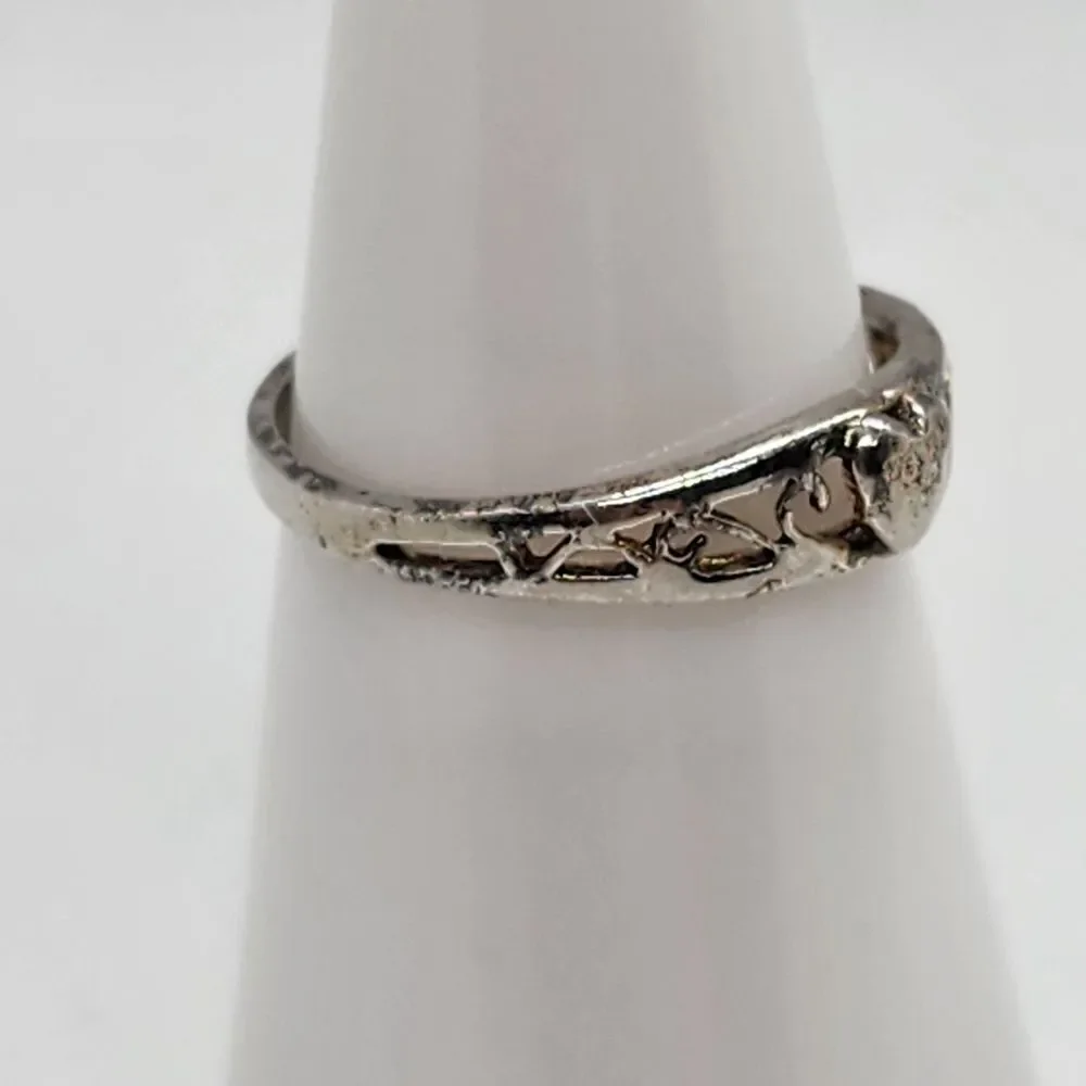 Sterling Silver Heart & Cutout Design Ring (5.5)
